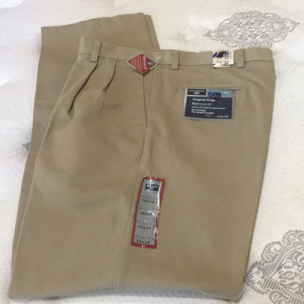 Brand new pleated front Dockers khaki dress pants